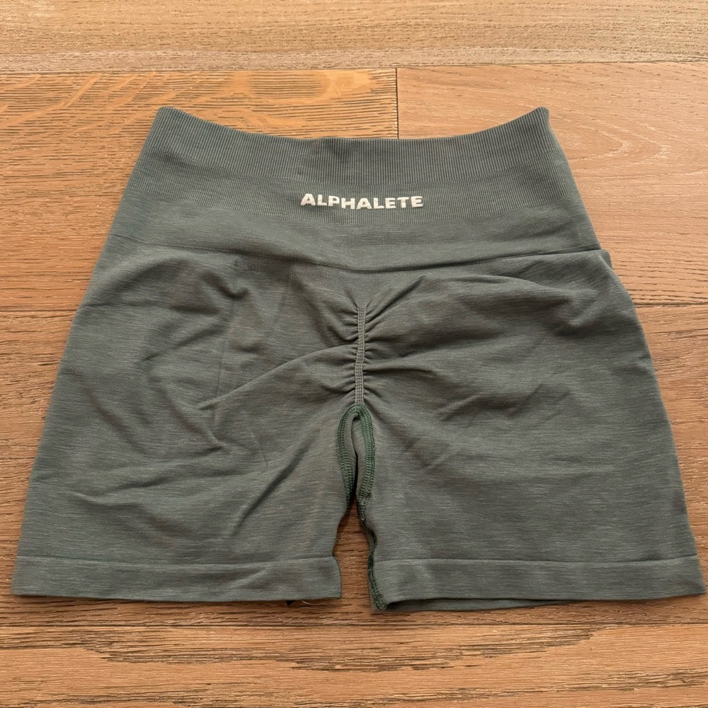 Alphalete Amplify Original Shorts Size Small